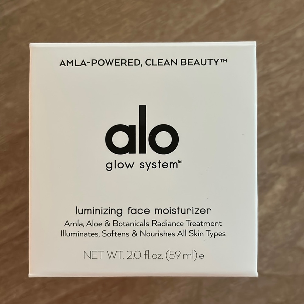 Alo glow system luminizing face moisturizer